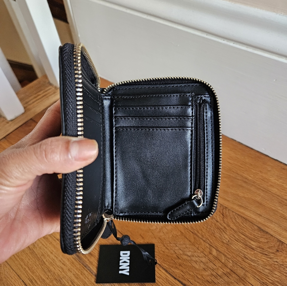 DKNY Wallet Velita Small Zip around - Picture 9 of 11